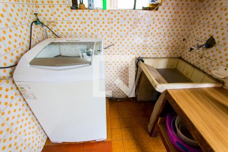 Casa à venda com 157m², 3 quartos e 2 vagas Casa à venda com 157m², 3 quartos e 2 vagasÁrea de serviço