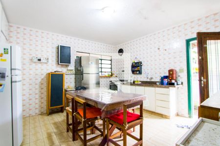 Casa à venda com 157m², 3 quartos e 2 vagas Casa à venda com 157m², 3 quartos e 2 vagasCozinha