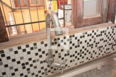 Sala/Cozinha de kitnet/studio para alugar com 1 quarto, 28m² em Marechal Hermes, Rio de Janeiro