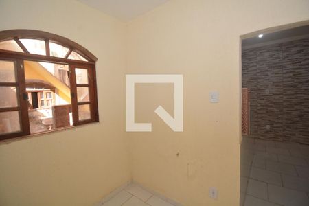 Quarto de kitnet/studio para alugar com 1 quarto, 28m² em Marechal Hermes, Rio de Janeiro