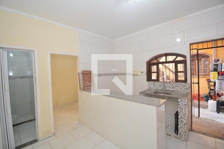 Sala/Cozinha de kitnet/studio para alugar com 1 quarto, 28m² em Marechal Hermes, Rio de Janeiro