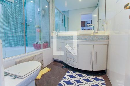 Apartamento à venda com 145m², 3 quartos e 3 vagas Apartamento à venda com 145m², 3 quartos e 3 vagasBanheiro da Suíte 1