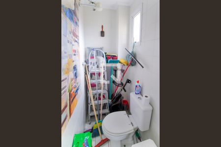 Apartamento à venda com 145m², 3 quartos e 3 vagas Apartamento à venda com 145m², 3 quartos e 3 vagasBanheiro de Serviço