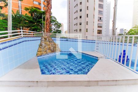 Apartamento à venda com 145m², 3 quartos e 3 vagas Apartamento à venda com 145m², 3 quartos e 3 vagasÁrea comum - Piscina