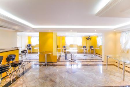 Apartamento à venda com 145m², 3 quartos e 3 vagas Apartamento à venda com 145m², 3 quartos e 3 vagasÁrea comum - Salão de festas