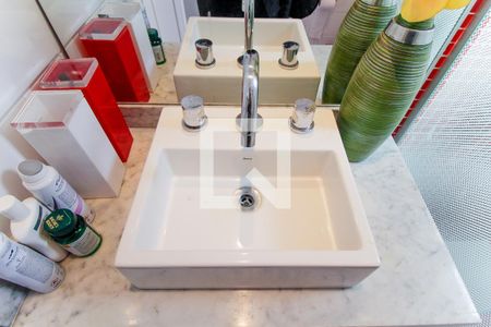 Apartamento à venda com 145m², 3 quartos e 3 vagas Apartamento à venda com 145m², 3 quartos e 3 vagasBanheiro da Suíte 2