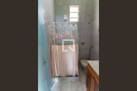 Banheiro  de casa para alugar com 1 quarto, 50m² em Grajaú, Rio de Janeiro