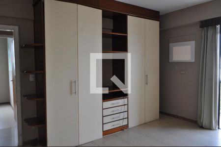 Apartamento à venda com 98m², 3 quartos e 1 vagaQuarto 2 - Armários