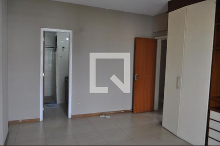 Apartamento à venda com 98m², 3 quartos e 1 vagaQuarto 2 - Armários