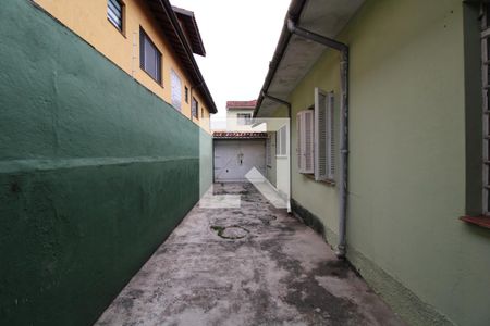 Casa à venda com 290m², 4 quartos e 4 vagasQuintal lateral e garagem