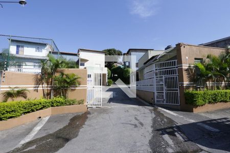 Casa de condomínio à venda com 100m², 3 quartos e 2 vagasFachada