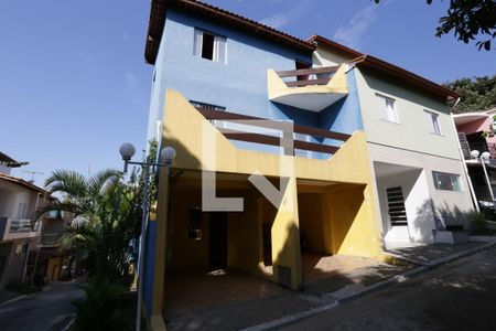 Casa de condomínio à venda com 100m², 3 quartos e 2 vagasFachada