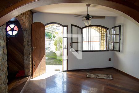 Sala de casa para alugar com 3 quartos, 180m² em Nova Cidade, São Gonçalo