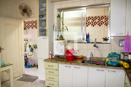 Casa para alugar com 250m², 4 quartos e 2 vagas Casa para alugar com 250m², 4 quartos e 2 vagasCozinha