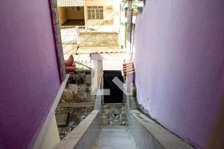 Casa para alugar com 250m², 4 quartos e 2 vagas Casa para alugar com 250m², 4 quartos e 2 vagasCorredor de entrada