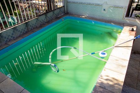 Casa para alugar com 250m², 4 quartos e 2 vagas Casa para alugar com 250m², 4 quartos e 2 vagasPiscina