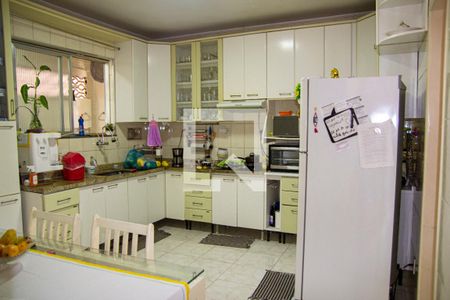 Casa para alugar com 250m², 4 quartos e 2 vagas Casa para alugar com 250m², 4 quartos e 2 vagasCozinha