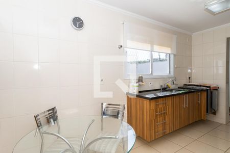 Casa de condomínio à venda com 150m², 4 quartos e 6 vagasCozinha