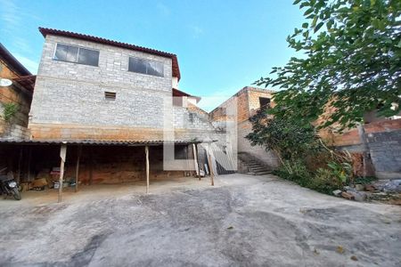 Casa à venda com 200m², 7 quartos e 8 vagasFachada
