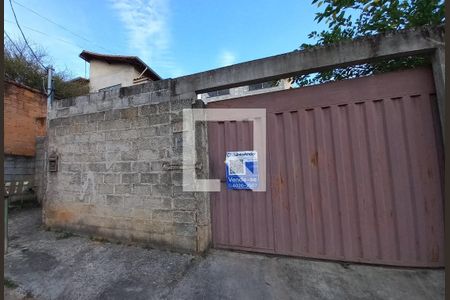 Casa à venda com 200m², 7 quartos e 8 vagasFachada