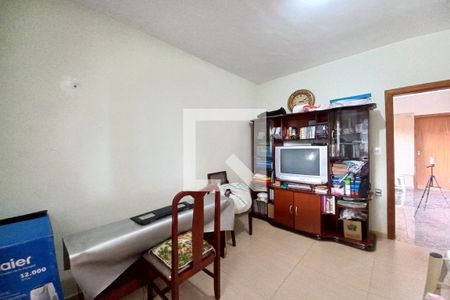 Quarto 1 de casa à venda com 7 quartos, 200m² em Jaqueline, Belo Horizonte