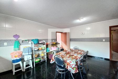 Casa à venda com 200m², 7 quartos e 8 vagasCozinha