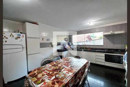 Casa à venda com 200m², 7 quartos e 8 vagasCozinha