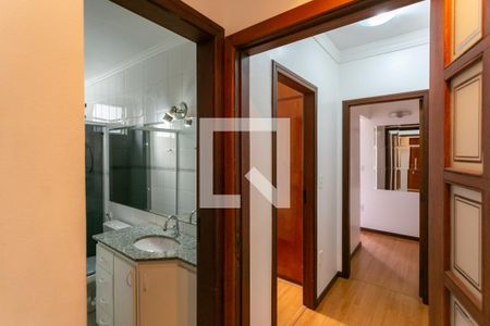 Corredor de apartamento para alugar com 3 quartos, 120m² em União, Belo Horizonte