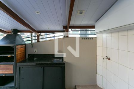 Apartamento à venda com 120m², 3 quartos e 2 vagas Apartamento à venda com 120m², 3 quartos e 2 vagasCozinha e Área de Serviço