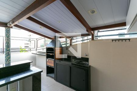 Apartamento à venda com 120m², 3 quartos e 2 vagas Apartamento à venda com 120m², 3 quartos e 2 vagasCozinha e Área de Serviço