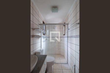 Banheiro de apartamento à venda com 1 quarto, 42m² em Jardim Botânico, Porto Alegre