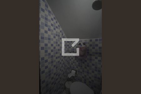 Casa à venda com 135m², 4 quartos e 2 vagasBanheiro