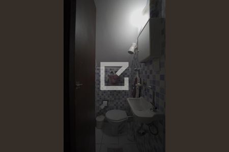 Casa à venda com 135m², 4 quartos e 2 vagasBanheiro