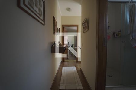 Casa à venda com 135m², 4 quartos e 2 vagasCorredor