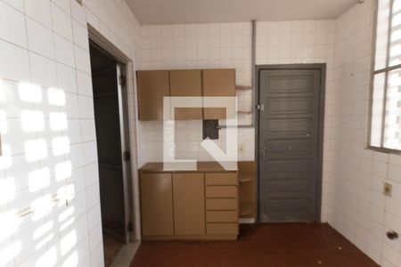 Apartamento à venda com 140m², 3 quartos e sem vaga Apartamento à venda com 140m², 3 quartos e sem vagaCozinha e Área de Serviço