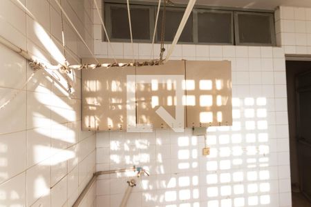 Apartamento à venda com 140m², 3 quartos e sem vaga Apartamento à venda com 140m², 3 quartos e sem vagaCozinha e Área de Serviço