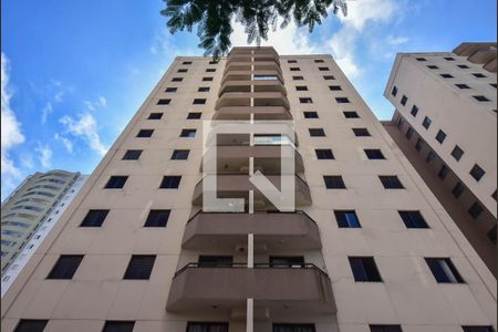 Apartamento para alugar com 75m², 3 quartos e 1 vaga Apartamento para alugar com 75m², 3 quartos e 1 vagaFachada