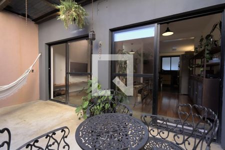 Varanda de casa à venda com 2 quartos, 120m² em Vila Pompéia, São Paulo