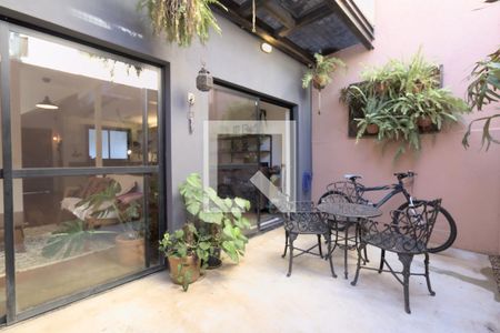 Varanda de casa à venda com 2 quartos, 120m² em Vila Pompéia, São Paulo