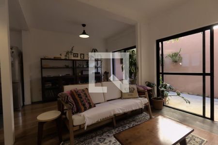 Sala de casa à venda com 2 quartos, 120m² em Vila Pompéia, São Paulo
