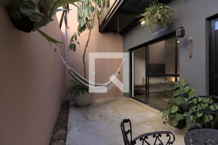 Varanda de casa à venda com 2 quartos, 120m² em Vila Pompéia, São Paulo