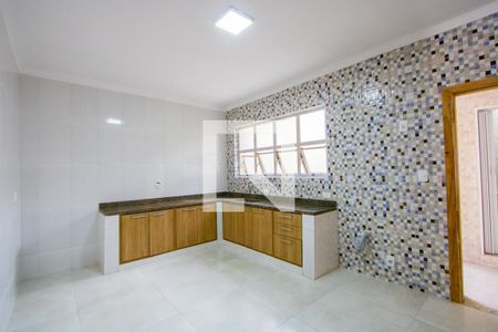 Casa para alugar com 120m², 2 quartos e 2 vagasCozinha