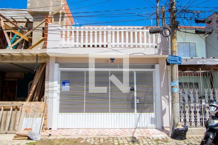 Casa para alugar com 120m², 2 quartos e 2 vagasFachada