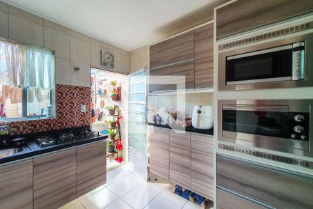 Casa à venda com 117m², 3 quartos e 2 vagasCozinha