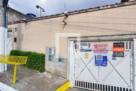 Casa à venda com 117m², 3 quartos e 2 vagasFachada