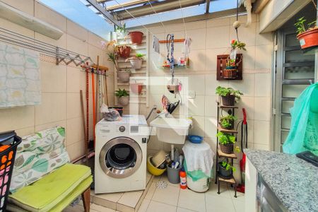 Casa à venda com 117m², 3 quartos e 2 vagasLavanderia