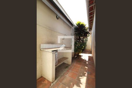 Casa à venda com 190m², 3 quartos e 3 vagasCorredor externo 1