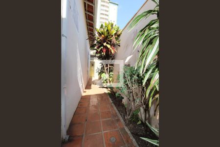 Casa à venda com 190m², 3 quartos e 3 vagasCorredor externo 1
