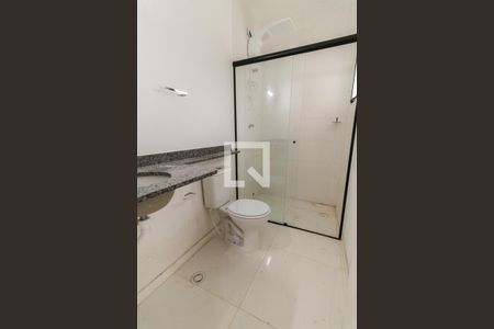 Banheiro de kitnet/studio para alugar com 1 quarto, 24m² em Butantã, São Paulo