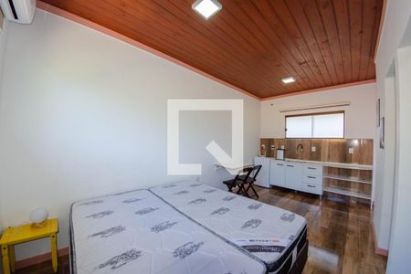 Quarto de kitnet/studio para alugar com 1 quarto, 30m² em São João do Rio Vermelho, Florianópolis